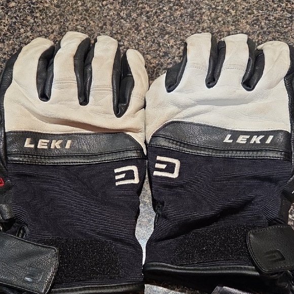 Black and White Men's Gloves - Picture 1 of 5